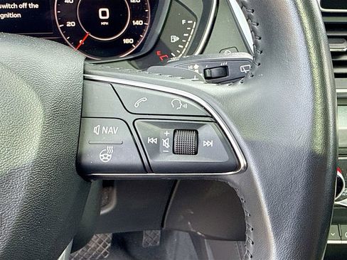 Used 2020 Audi Q5 2.0T Titanium Premium Plus w/ Premium Plus Package image 39