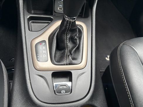 Used 2014 Jeep Cherokee Limited FWD image 32