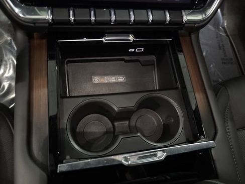 Used 2025 GMC Yukon Denali w/ Denali Reserve Package image 25