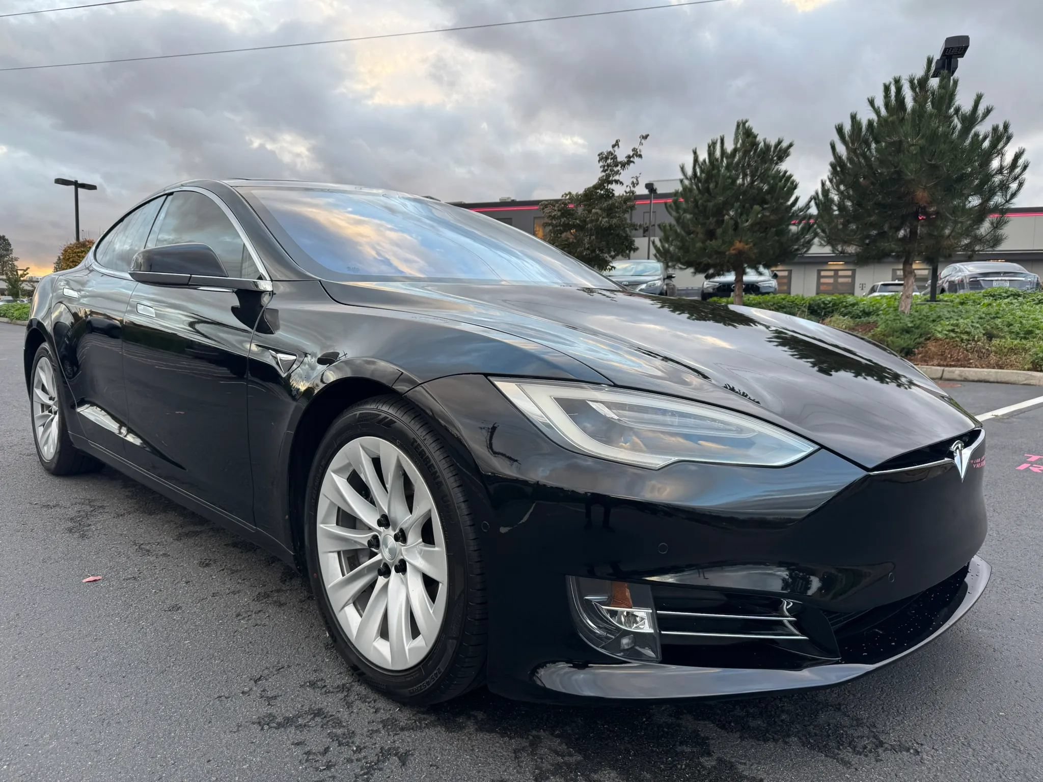 Used 2017 Tesla Model S 75D AWD/4WD image 2