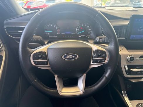 Used 2023 Ford Explorer XLT w/ Equipment Group 202A AWD/4WD image 16