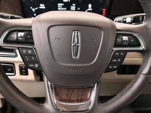 Used 2019 Lincoln Navigator Reserve AWD/4WD image 19