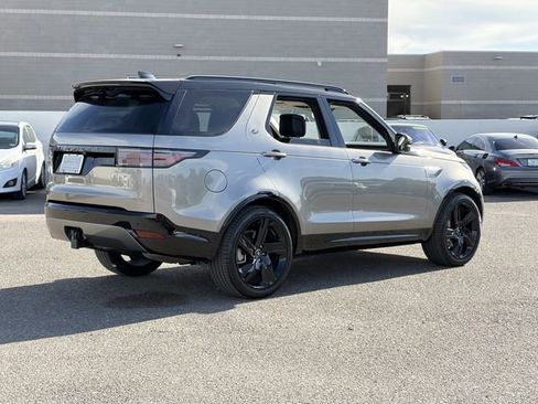 Used 2025 Land Rover Discovery Dynamic SE image 28