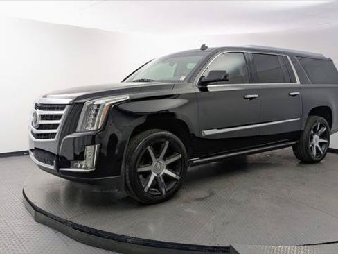 Used 2015 Cadillac Escalade ESV Premium RWD image 2