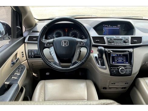 Used 2015 Honda Odyssey Touring Elite image 5