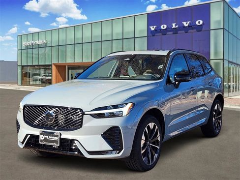 New 2026 Volvo XC60 B5 Plus w/ Climate Package image 22