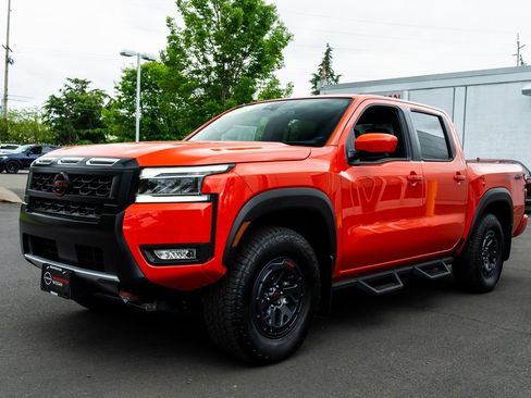 New 2025 Nissan Frontier PRO-4X w/ Pro Convenience Package image 3