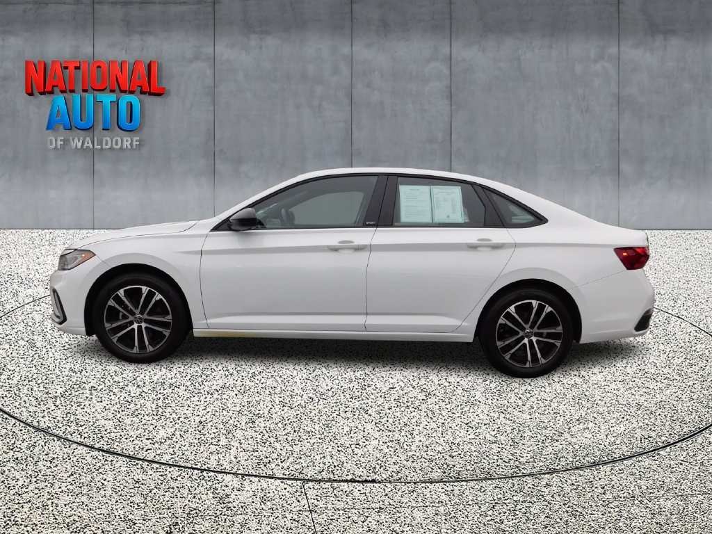 Used 2025 Volkswagen Jetta Sport FWD image 6