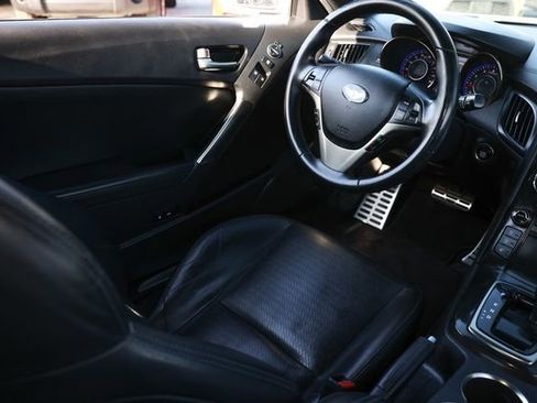 Used 2013 Hyundai Genesis 3.8 image 22