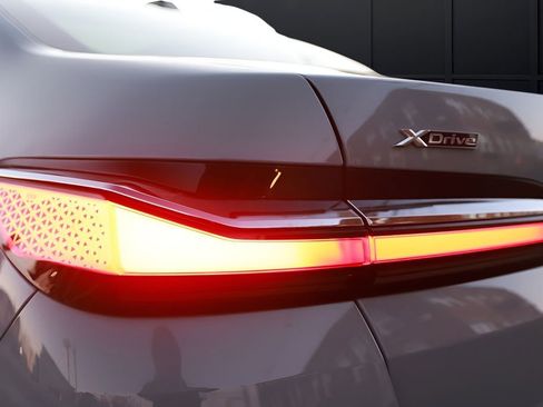 Used 2023 BMW 760i xDrive w/ Luxury Rear Seating Package AWD/4WD image 34