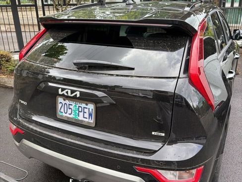 Certified 2023 Kia Niro FWD image 11