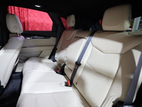 Used 2019 Cadillac XT5 FWD image 13