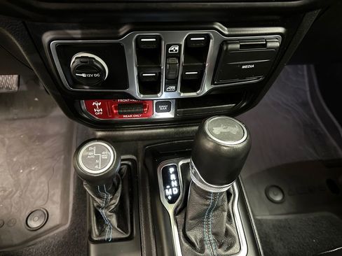 Used 2023 Jeep Wrangler Unlimited Rubicon 4xe w/ Steel Bumper Group image 18