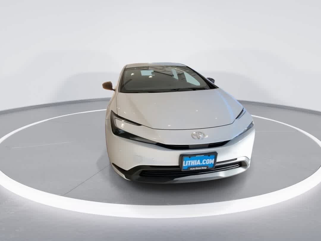 Used 2024 Toyota Prius LE AWD/4WD image 3