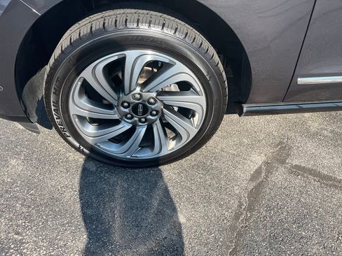 Used 2023 Lincoln Navigator Reserve image 36