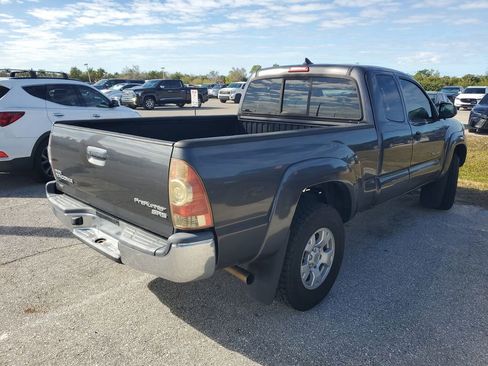 Used 2015 Toyota Tacoma PreRunner w/ SR5 Package image 3