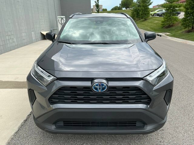 Used 2024 Toyota RAV4 LE AWD/4WD image 8