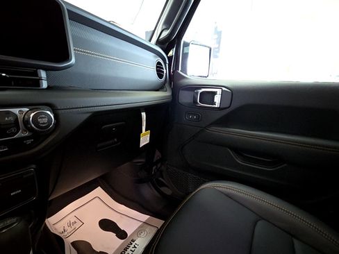 New 2025 Jeep Wrangler Unlimited Rubicon 392 image 17