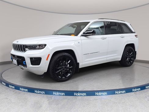 Used 2023 Jeep Grand Cherokee Overland w/ Advanced Protech Group III AWD/4WD image 1