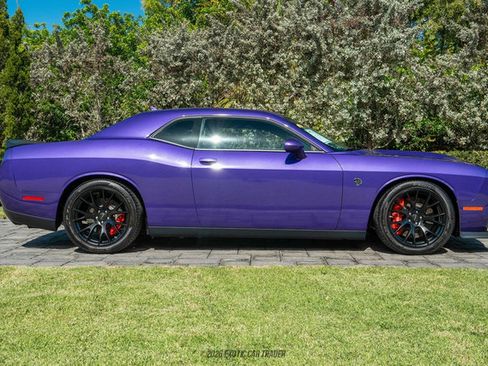 Used 2016 Dodge Challenger SRT Hellcat image 9