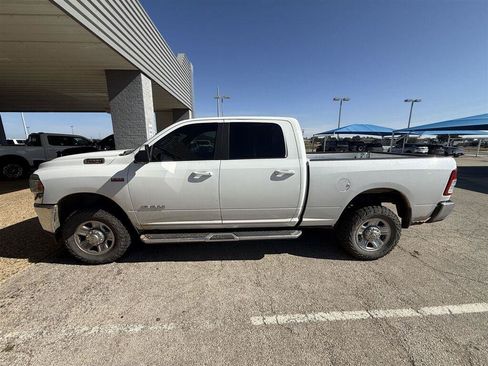 Used 2022 RAM 2500 Big Horn AWD/4WD image 2