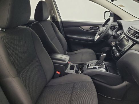 Used 2021 Nissan Rogue Sport S image 21