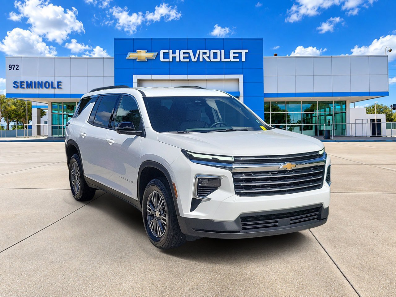 Certified 2026 Chevrolet Traverse LT w/ Driver Confidence Package FWD image 2