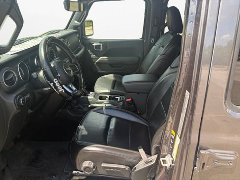 Used 2020 Jeep Wrangler Unlimited Sahara AWD/4WD image 11