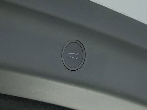 Used 2024 Tesla Model Y Long Range image 33