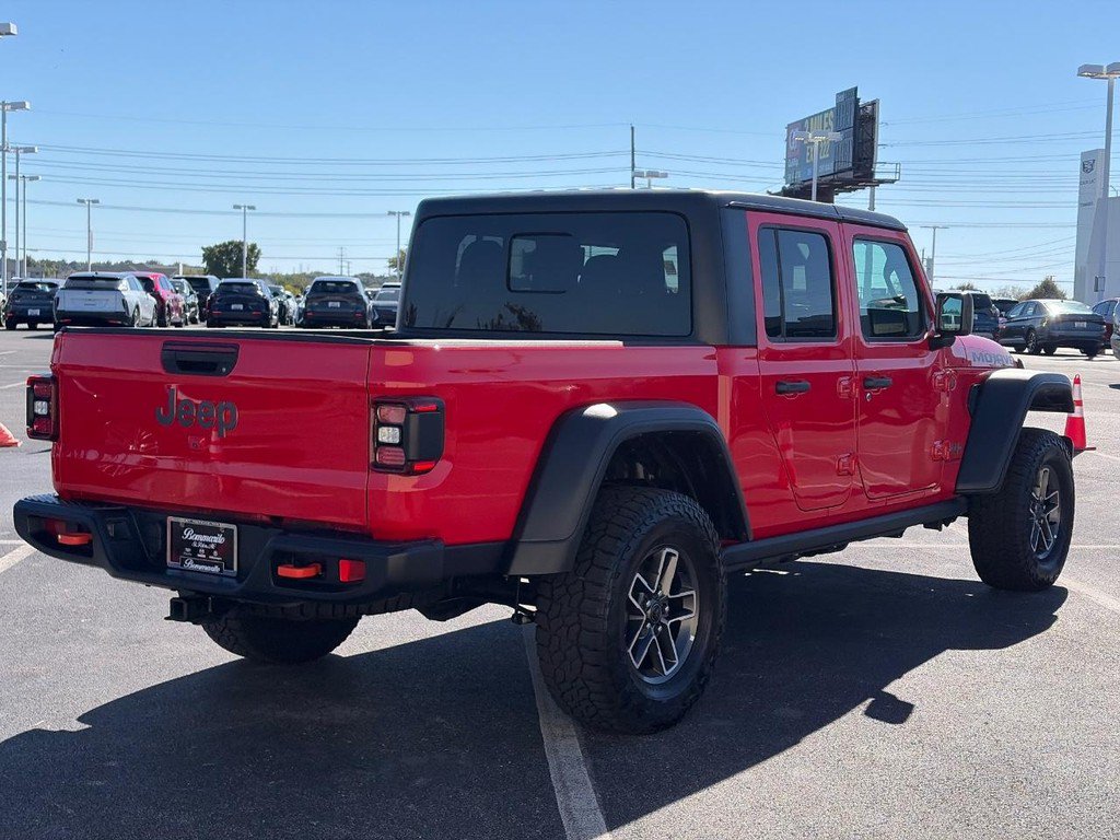 Used 2026 Jeep Gladiator Mojave AWD/4WD image 5