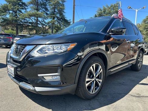 Used 2018 Nissan Rogue SL w/ Premium Package FWD image 1