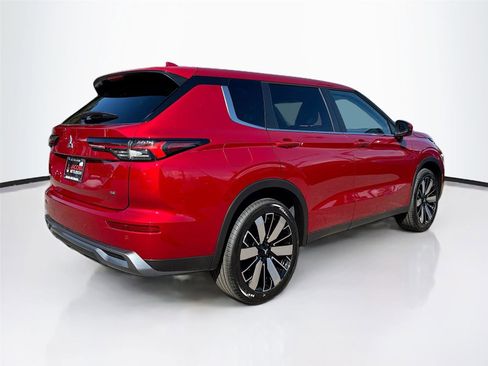 New 2026 Mitsubishi Outlander SE image 7