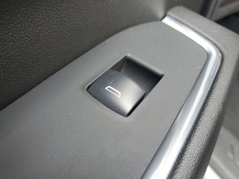 Used 2024 GMC Sierra 1500 SLT image 14