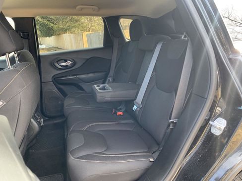 Used 2015 Jeep Cherokee Latitude w/ Cold Weather Group image 25