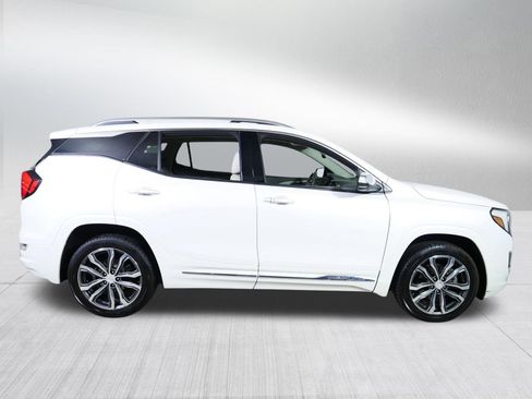 Used 2020 GMC Terrain Denali w/ Denali Premium Package AWD/4WD image 8