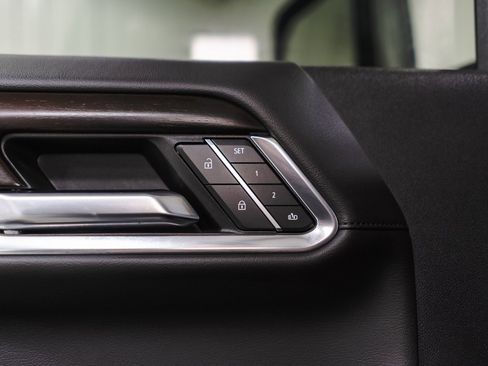 Used 2024 GMC Sierra 2500 Denali w/ Denali Reserve Package image 26