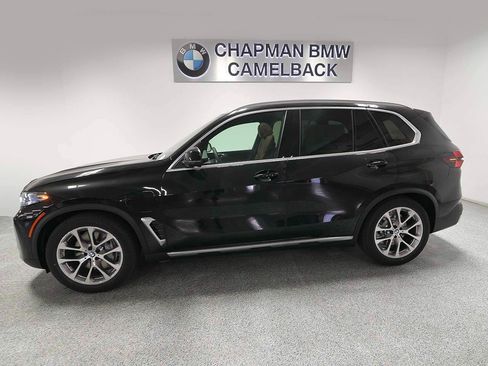 Used 2026 BMW X5 xDrive50e w/ Premium Package AWD/4WD image 3