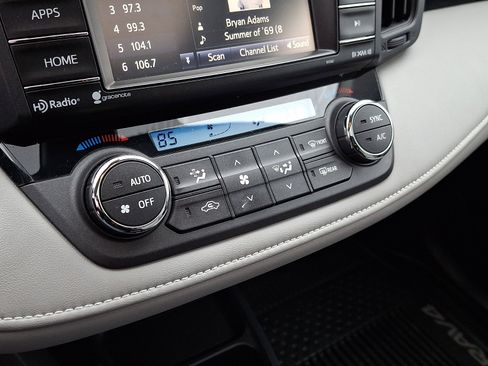 Used 2018 Toyota RAV4 XLE image 16