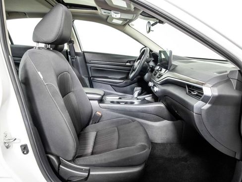 Used 2025 Nissan Altima 2.5 SV w/ SV Special Edition Package FWD image 11