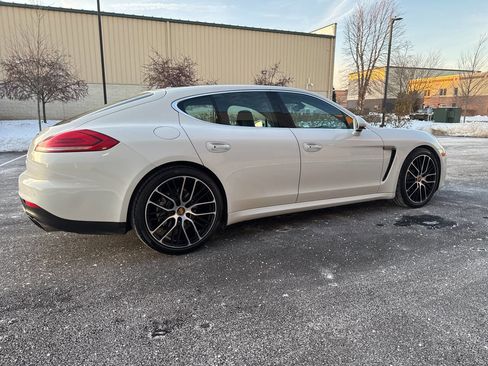 Used 2015 Porsche Panamera 4S image 14