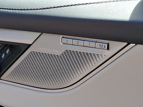 Certified 2025 Jaguar F-PACE R-Dynamic S image 24