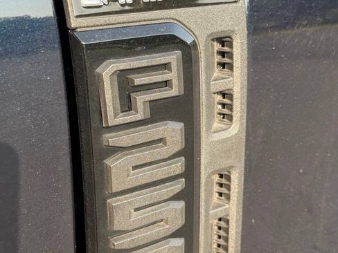 Certified 2024 Ford F250 Lariat w/ Lariat Ultimate Package AWD/4WD image 16