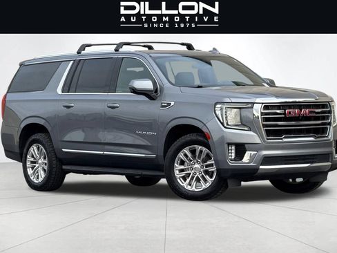 Used 2022 GMC Yukon XL SLT w/ SLT Premium Package AWD/4WD image 2