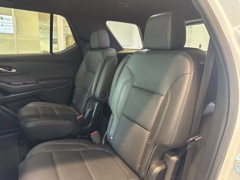Used 2022 Chevrolet Traverse LT AWD/4WD image 16