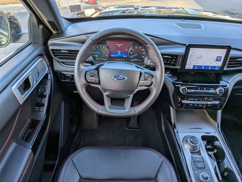 Certified 2023 Ford Explorer ST-Line w/ Class IV Trailer Tow Package image 19