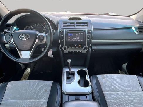 Used 2014 Toyota Camry SE FWD image 15