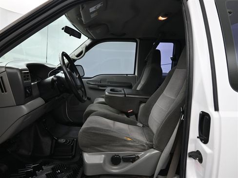 Used 2002 Ford F250 XLT image 10
