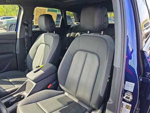 Used 2023 Audi Q4 e-tron Premium Plus w/ Premium Plus image 16