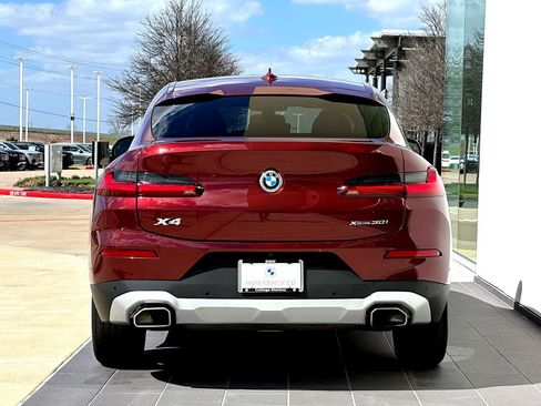 Certified 2025 BMW X4 xDrive30i image 6