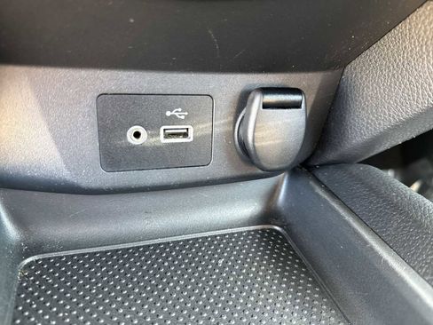 Used 2018 Nissan Rogue SV image 24